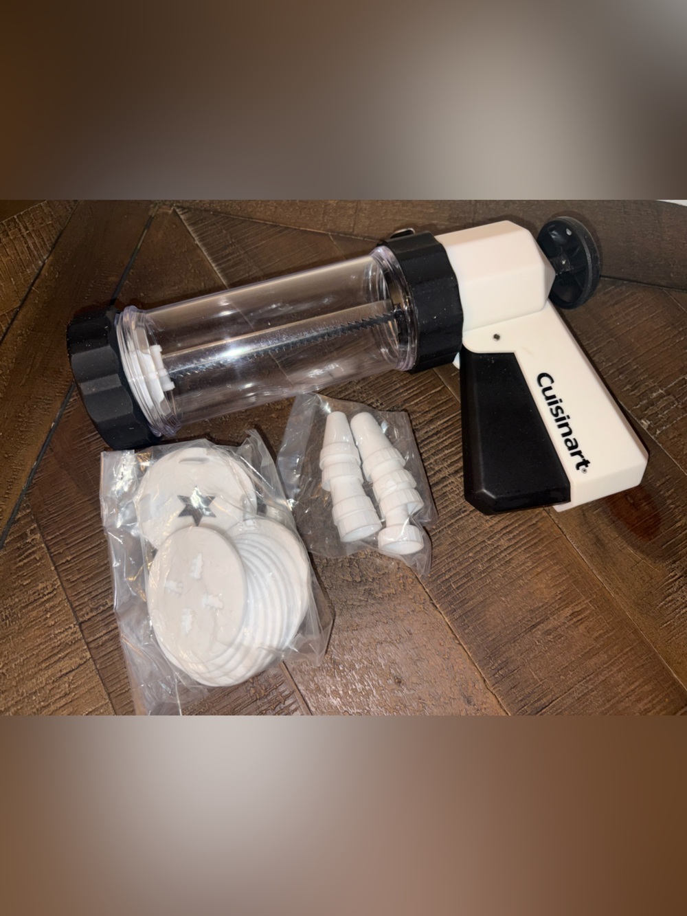 NEW Cuisinart White and Black Handheld Pastry Decorator